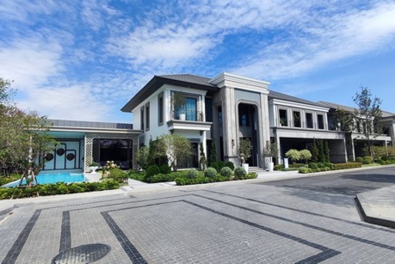 Luxury House For Sale Grand Bangkok Boulevard State Bangna ถนนคู่ขนานมอเตอร์เวย์ แขวงดอกไม้ เขตประเวศ กรุงเทพมหานคร 