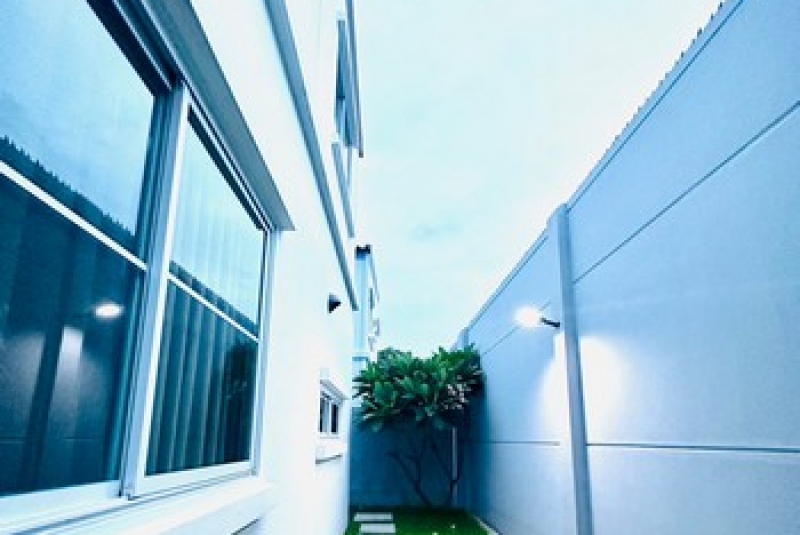 S__81158159_0 S__81158159_0