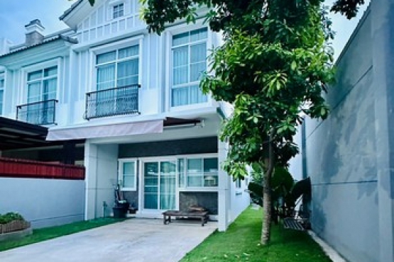 S__81158157_0 S__81158157_0