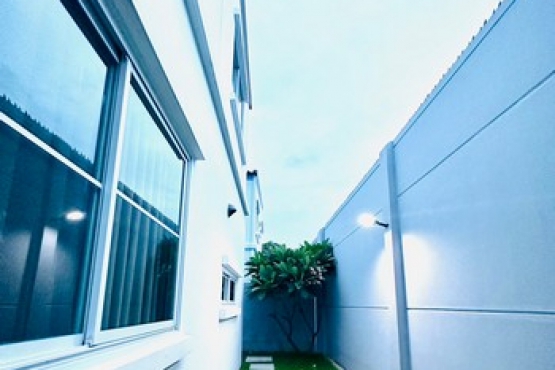 S__81158159_0 S__81158159_0