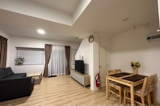 S__81158161_0 S__81158161_0